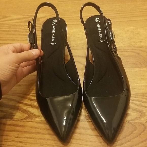 Anne Klein Glossy Black Pointed Heels - Picture 1 of 11